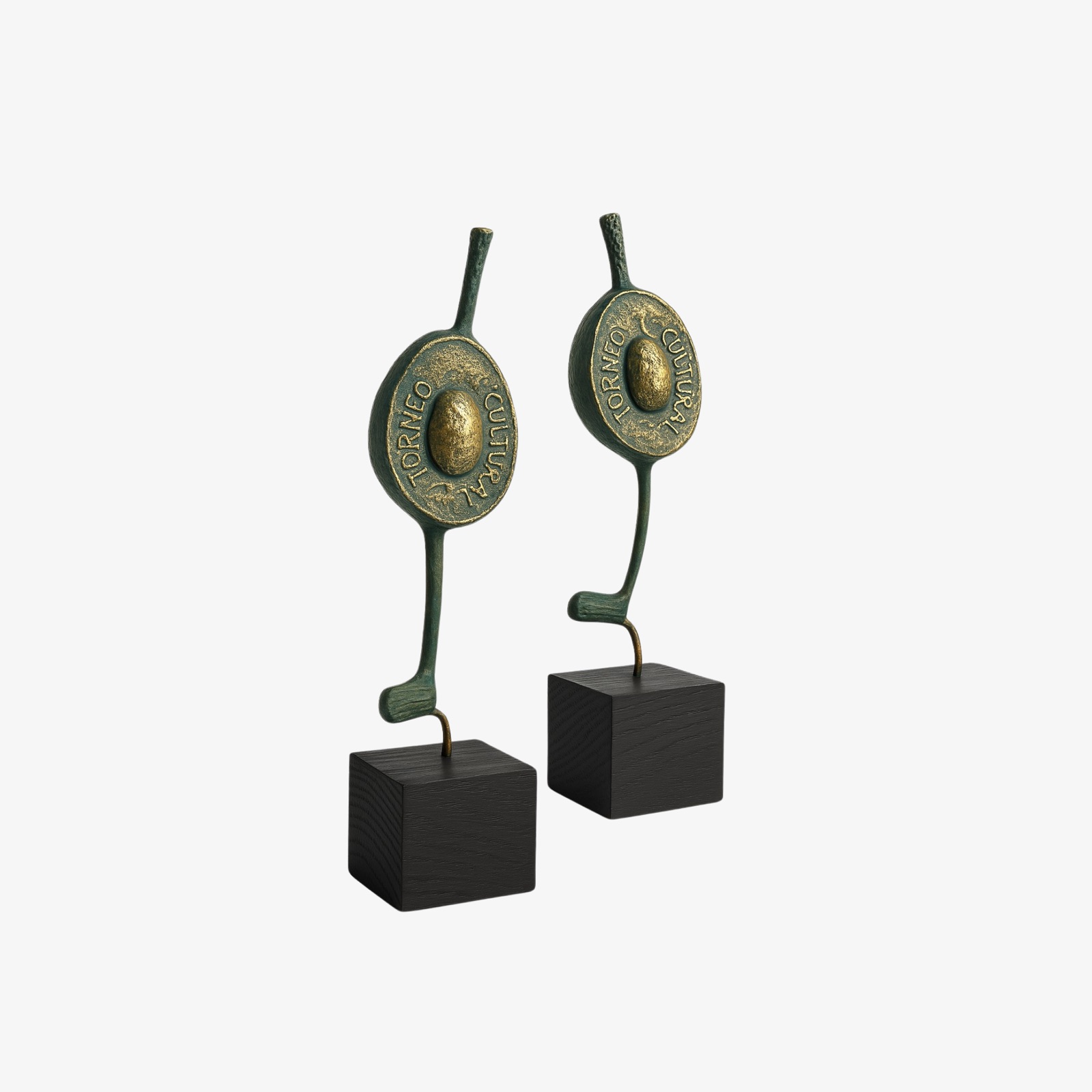 Trofeo cultural con palos de golf cruzados